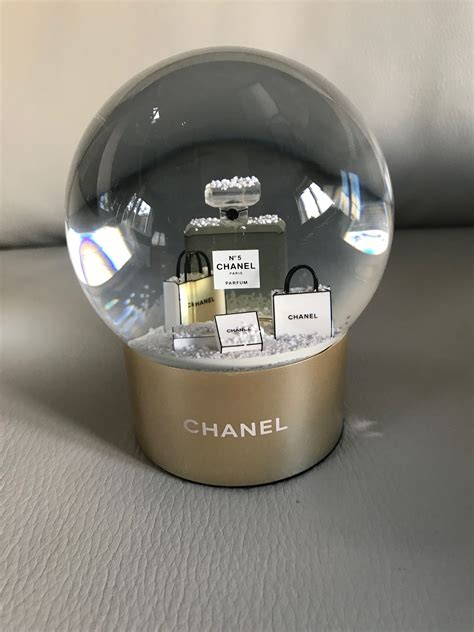 chanel snow globe fake|Anti.